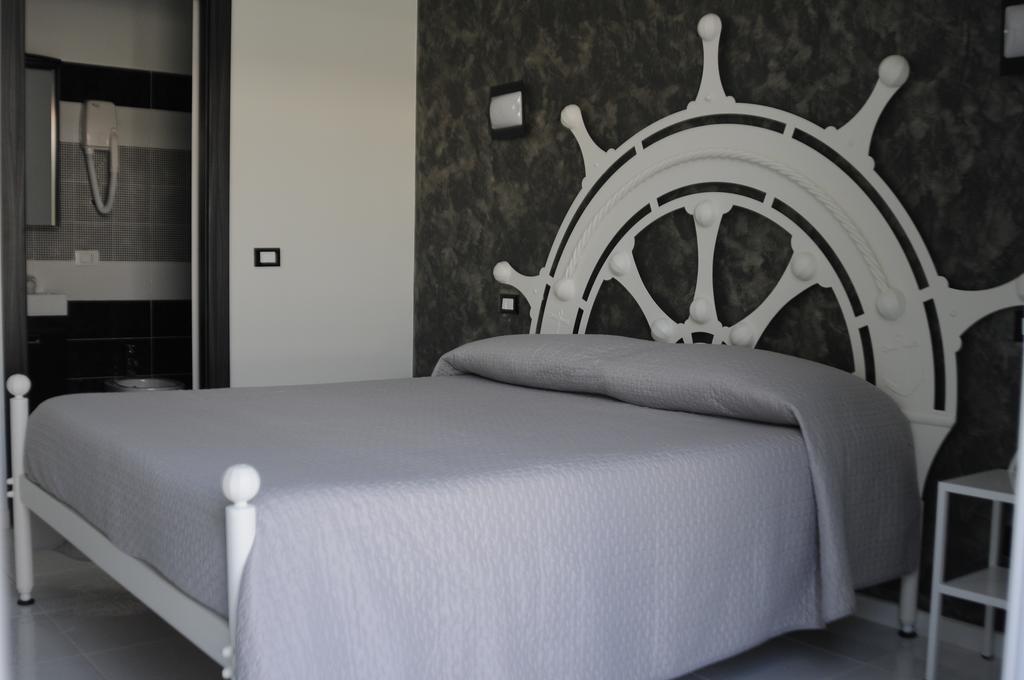Badinomare Bed & Breakfast Терачина Екстериор снимка